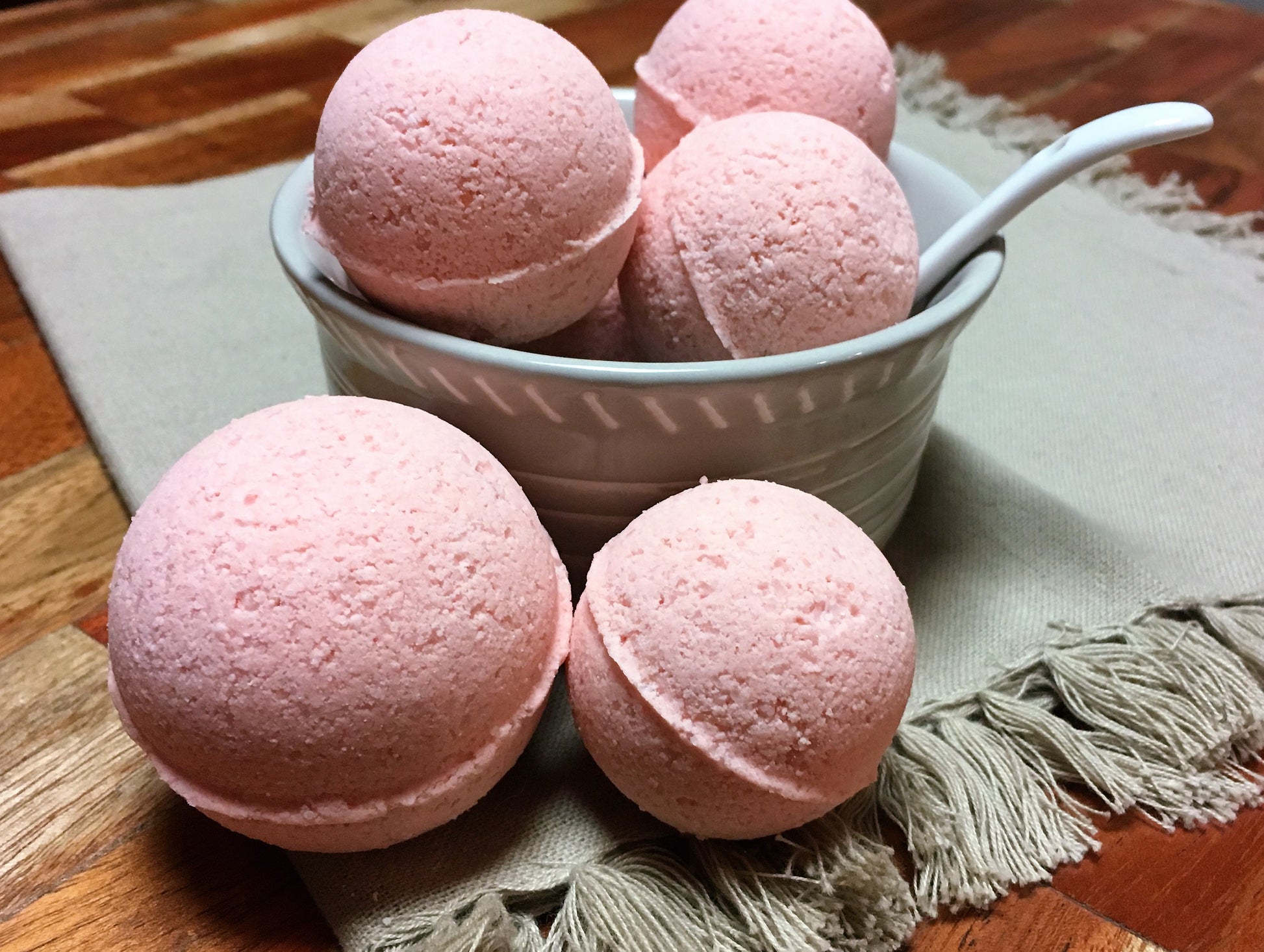 PEACHY & KEEN BATH BOMB - Tub Loves
